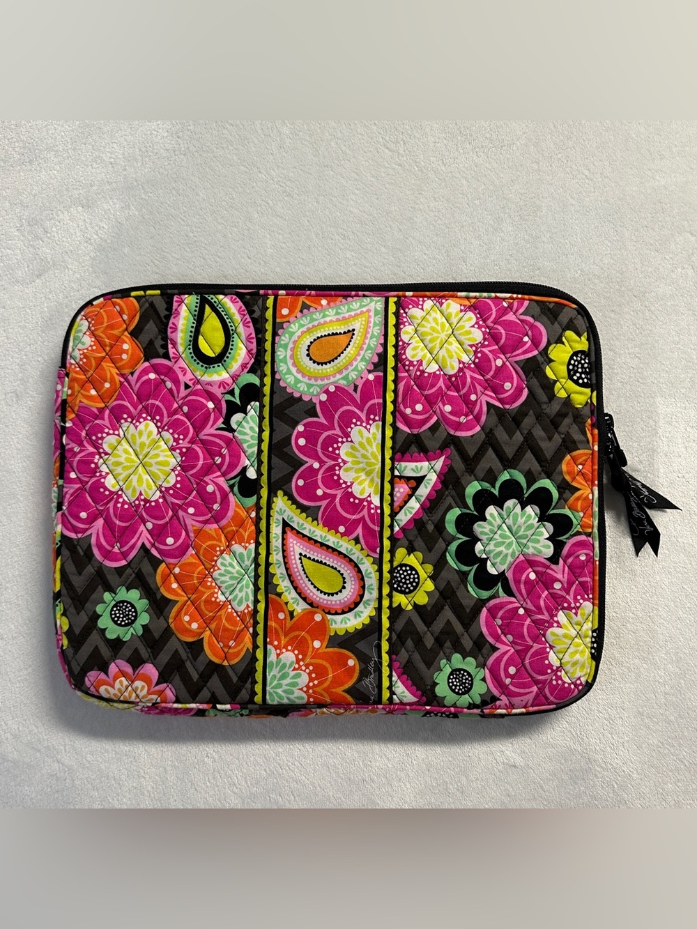 VERA BRADLEY quilted retired "Ziggy Zinnia" floral paisley print laptop sleeve